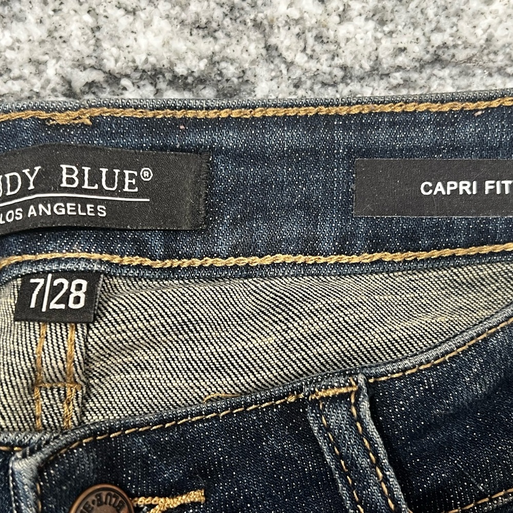 Judy Blue Ankle Cropped Blue Jeans with Capri Fit